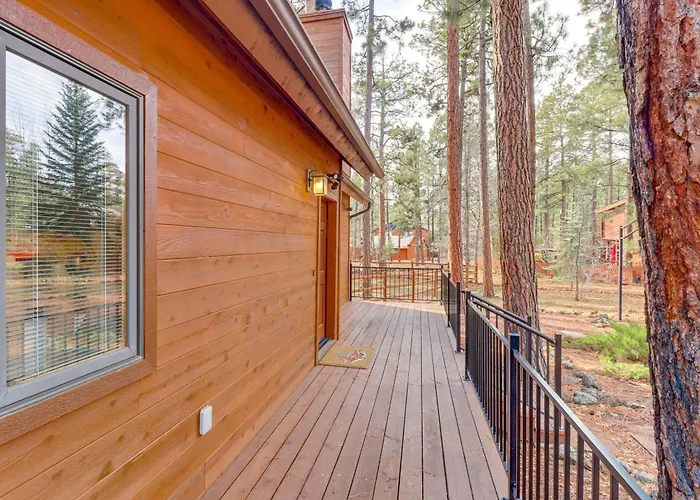 Golf, Hike, Explore! Family-friendly Pinetop Haven *